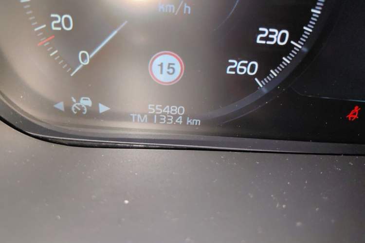 Used Volvo XC60 2020 T5 4x4 Smart Luxury Edition Odometer Close Up