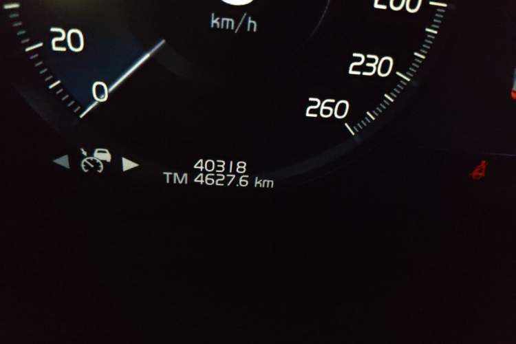 Used Volvo XC60 2020 T5 4x4 Smart & Dynamic Sport Edition Odometer Close Up