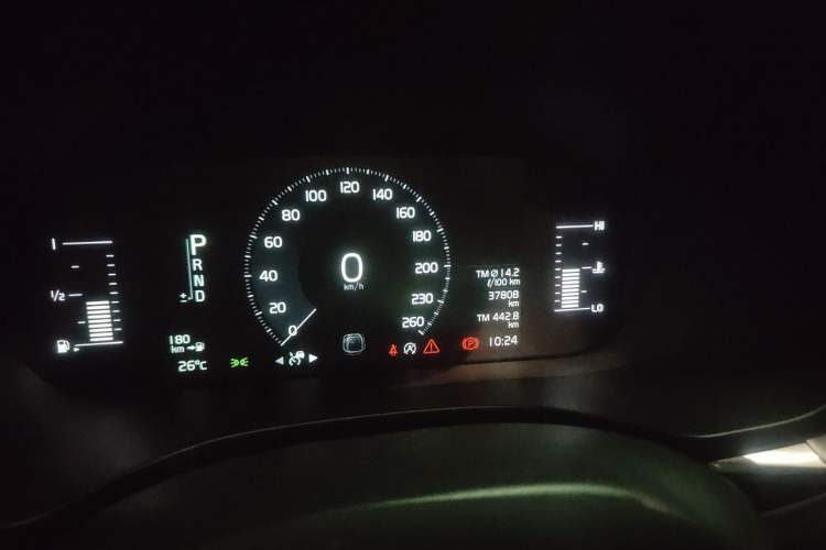 Used Volvo XC60 2020 T5 4x4 Zhiyi Luxury Edition Odometer Close Up