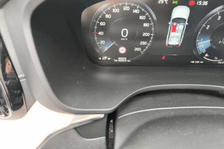 Used Volvo XC60 2020 T5 4x4 Smart Luxury Edition Odometer Close Up
