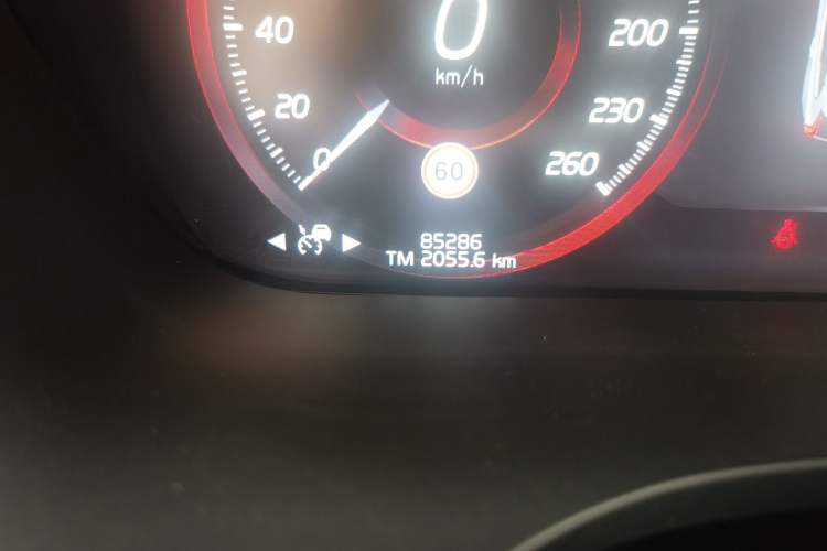Used Volvo XC60 2020 T5 4x4 Smart Luxury Edition Odometer Close Up