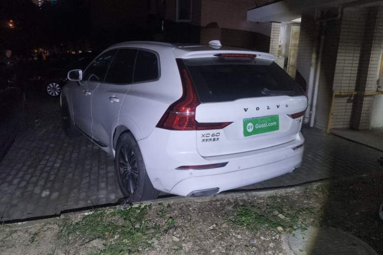 Used Volvo XC60 2020 T5 4x4 Smart Luxury Edition Rear Left 45 Deg