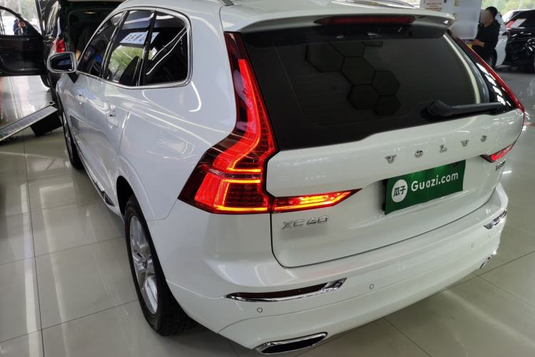 Used Volvo XC60 2020 T5 4x4 Zhiyi Luxury Edition Rear Left 45 Deg