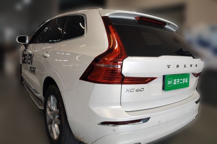 Used Volvo XC60 2020 T5 4x4 Zhiyi Luxury Edition Rear Left 45 Deg