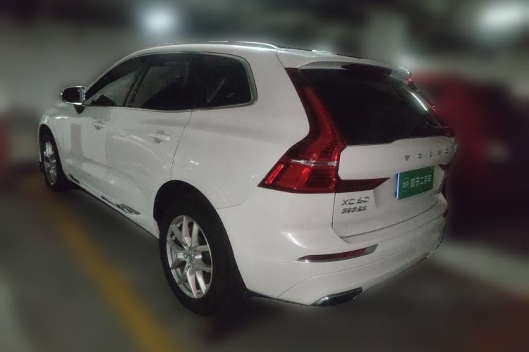 Used Volvo XC60 2020 T5 4x4 Zhiyi Luxury Edition Rear Left 45 Deg
