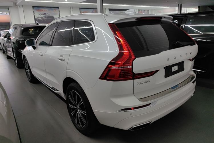 Used Volvo XC60 2020 T5 4x4 Smart Luxury Edition Rear Left 45 Deg