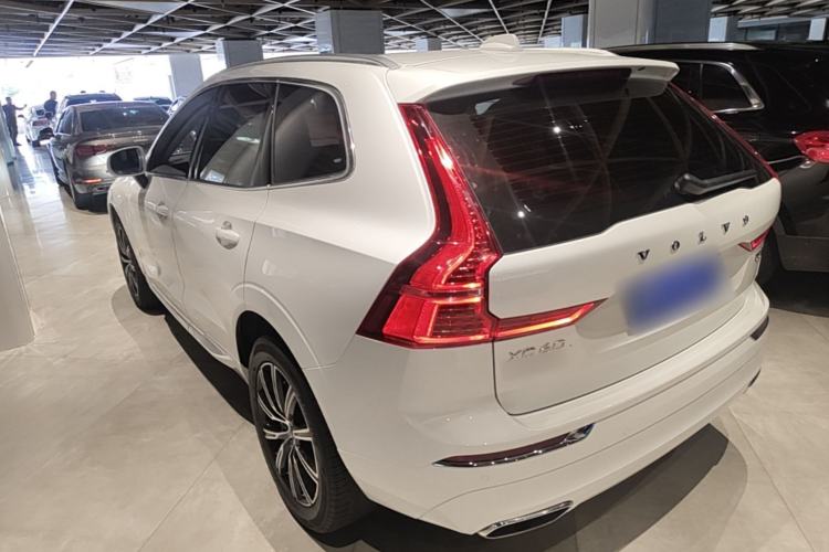 Used Volvo XC60 2020 T5 4x4 Smart Luxury Edition Rear Left 45 Deg