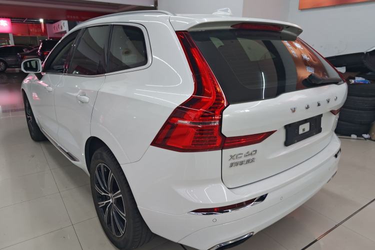 Used Volvo XC60 2020 T5 4x4 Smart Luxury Edition Rear Left 45 Deg