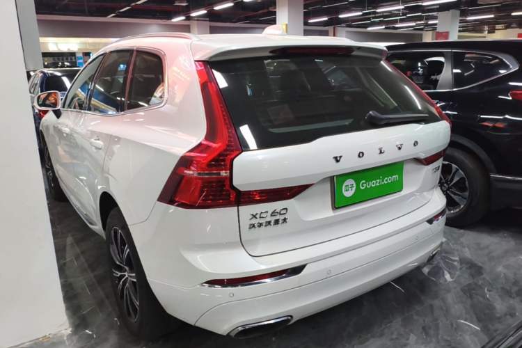 Used Volvo XC60 2020 T5 4x4 Smart Luxury Edition Rear Left 45 Deg