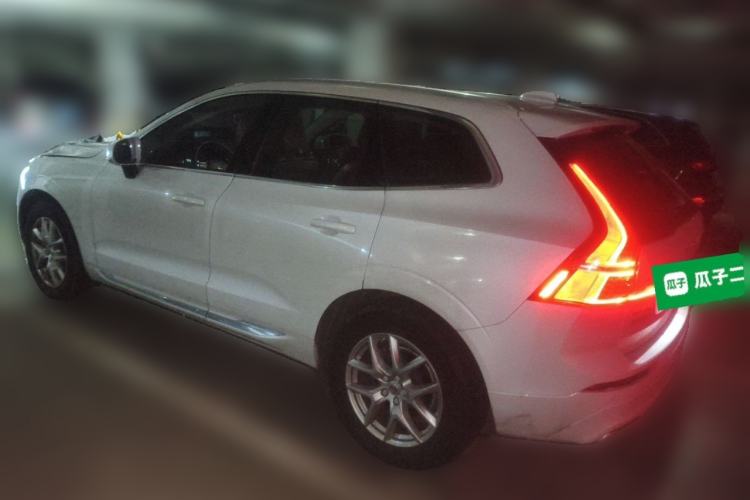 Used Volvo XC60 2020 T5 4x4 Zhiyi Luxury Edition Rear Left 45 Deg