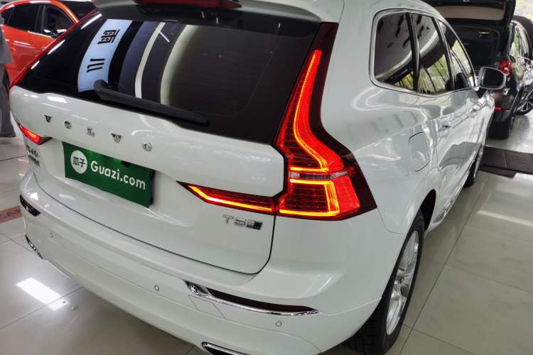 Used Volvo XC60 2020 T5 4x4 Zhiyi Luxury Edition Rear Right 45 Deg