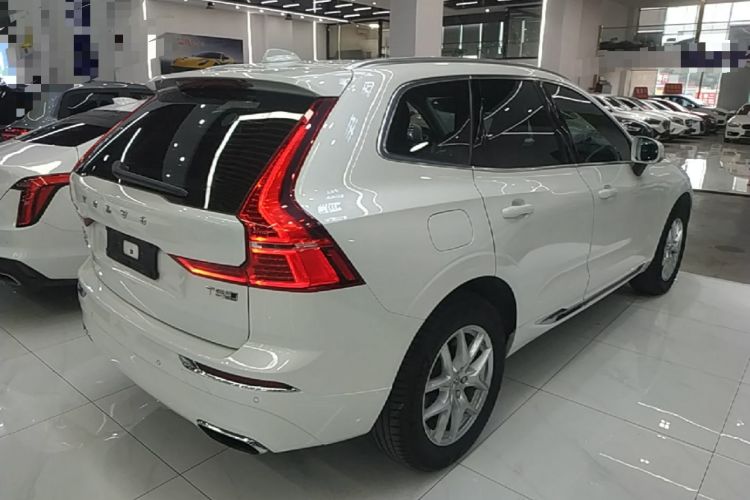 Used Volvo XC60 2020 T5 4x4 Zhiyi Luxury Edition Rear Right 45 Deg