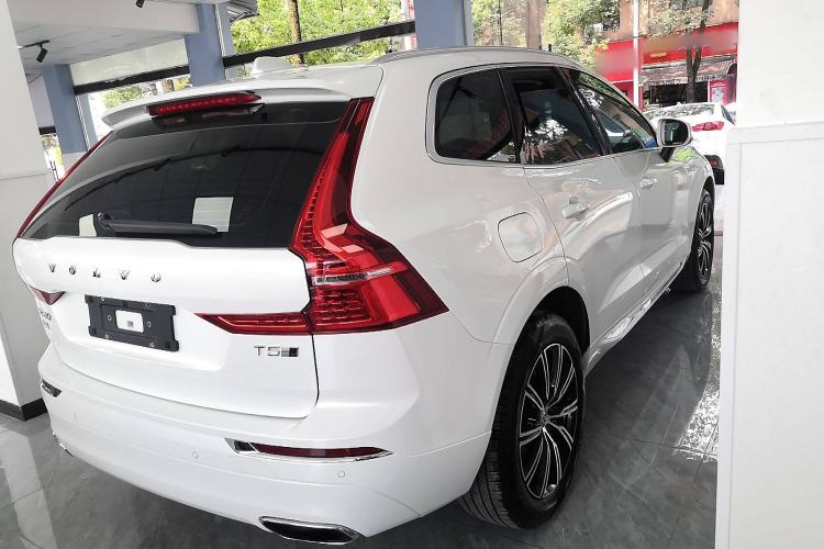 Used Volvo XC60 2020 T5 4x4 Smart Luxury Edition Rear Right 45 Deg