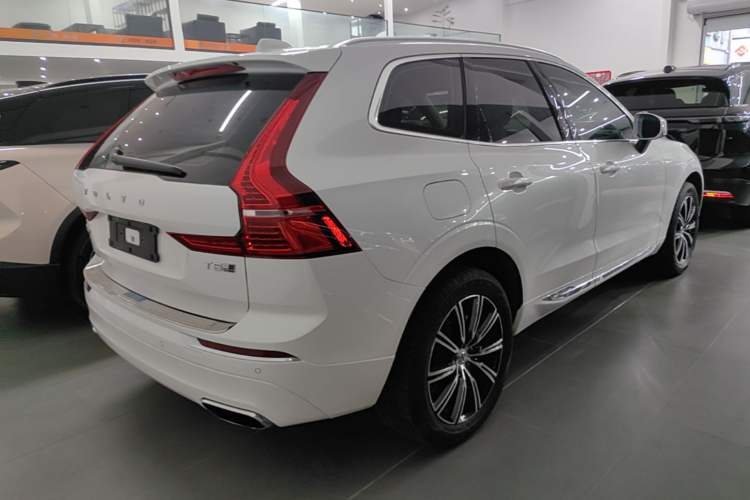 Used Volvo XC60 2020 T5 4x4 Smart Luxury Edition Rear Right 45 Deg