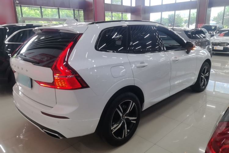 Used Volvo XC60 2020 T5 4x4 Smart & Dynamic Sport Edition Rear Right 45 Deg