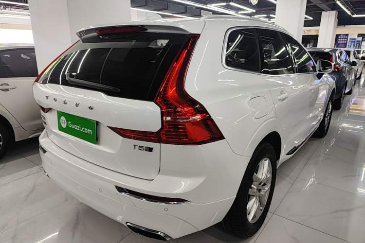 Used Volvo XC60 2020 T5 4x4 Zhiyi Luxury Edition Rear Right 45 Deg