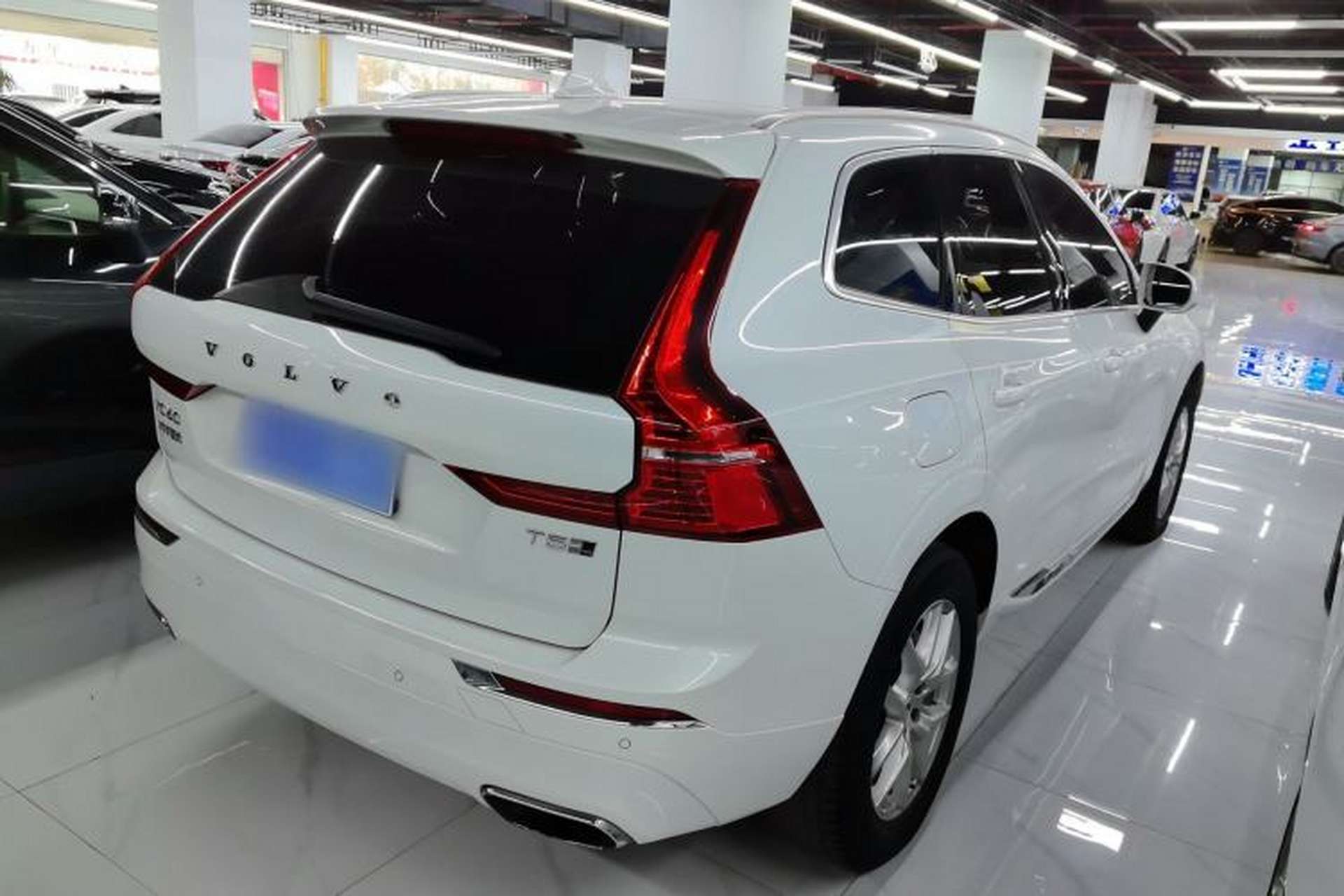 Used Volvo XC60 2020 T5 4x4 Zhiyi Luxury Edition Rear Right 45 Deg