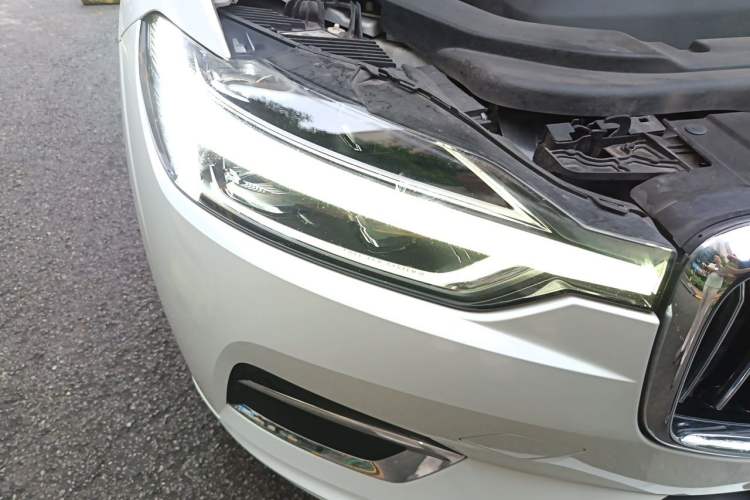 Used Volvo XC60 2020 T5 4x4 Zhiyi Luxury Edition Right Front Headlight
