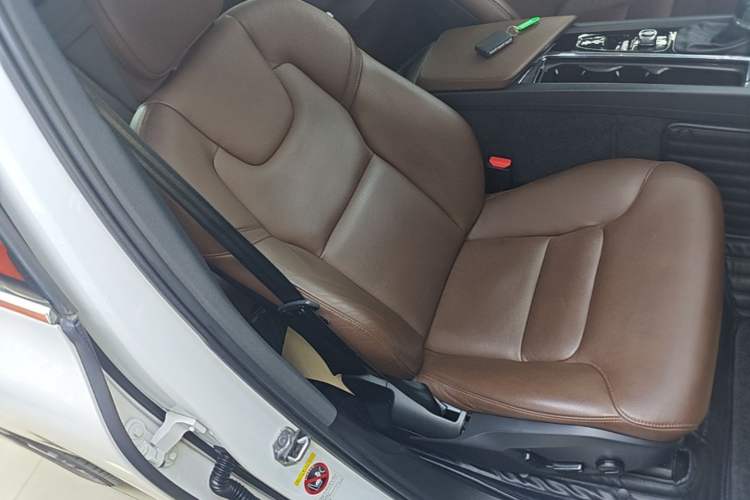 Used Volvo XC60 2020 T5 4x4 Zhiyi Luxury Edition Right Front Seat