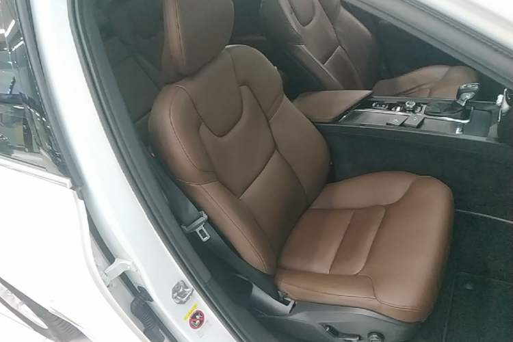 Used Volvo XC60 2020 T5 4x4 Zhiyi Luxury Edition Right Front Seat