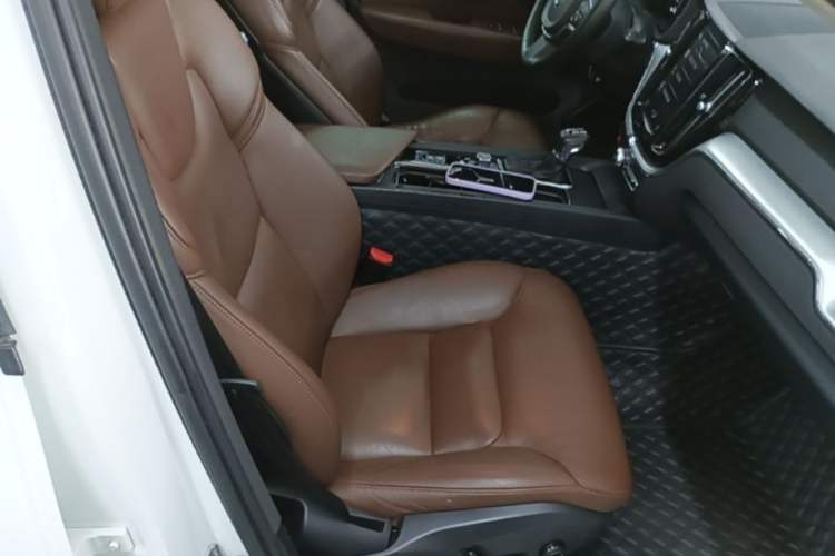 Used Volvo XC60 2020 T5 4x4 Zhiyi Luxury Edition Right Front Seat