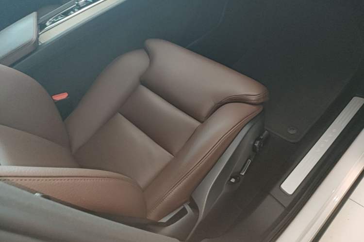 Used Volvo XC60 2020 T5 4x4 Smart Luxury Edition Right Front Seat