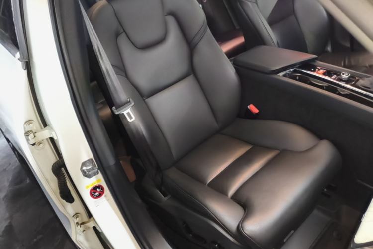 Used Volvo XC60 2020 T5 4x4 Smart Luxury Edition Right Front Seat