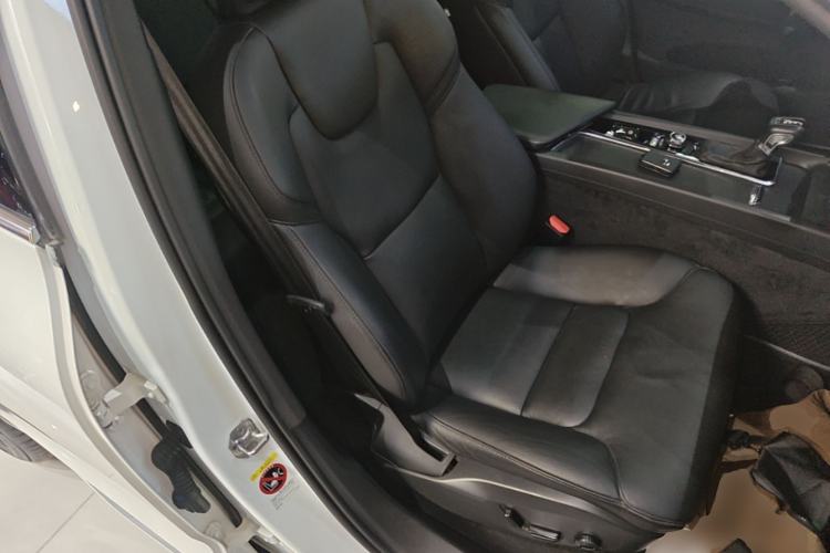 Used Volvo XC60 2020 T5 4x4 Zhiyi Luxury Edition Right Front Seat