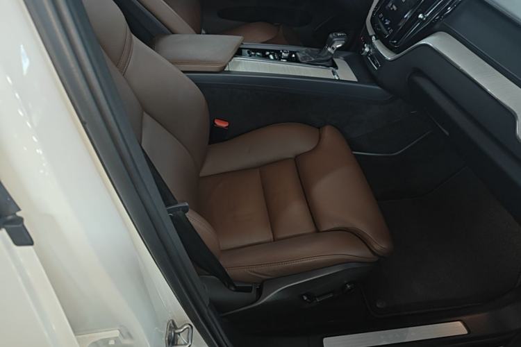 Used Volvo XC60 2020 T5 4x4 Smart Luxury Edition Right Front Seat