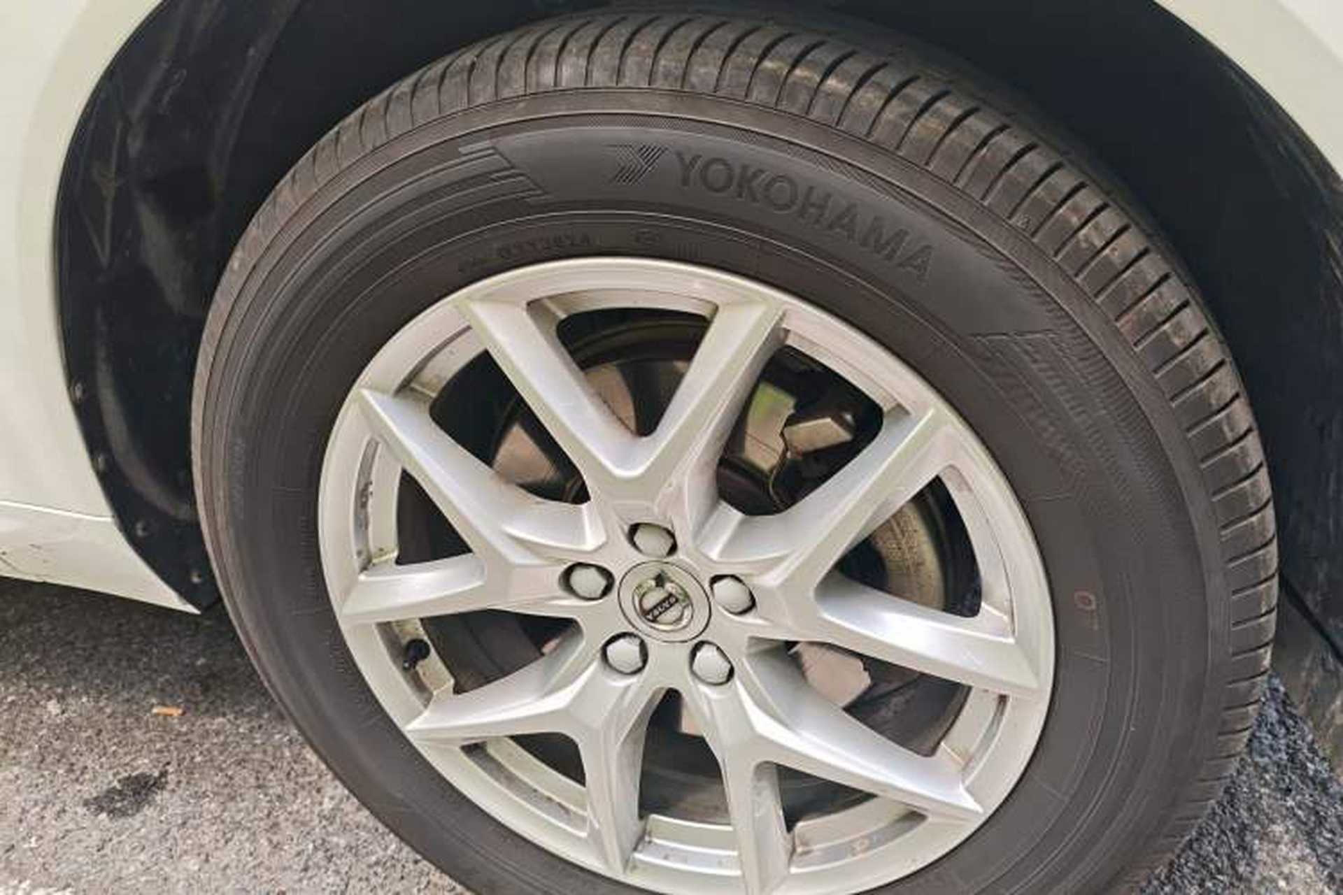 Used Volvo XC60 2020 T5 4x4 Zhiyi Luxury Edition Right Front Wheel Hub