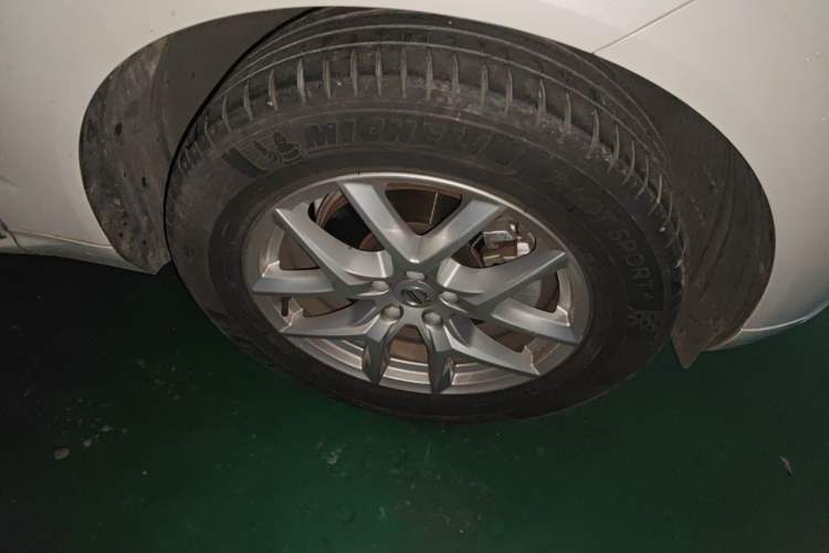 Used Volvo XC60 2020 T5 4x4 Zhiyi Luxury Edition Right Front Wheel Hub