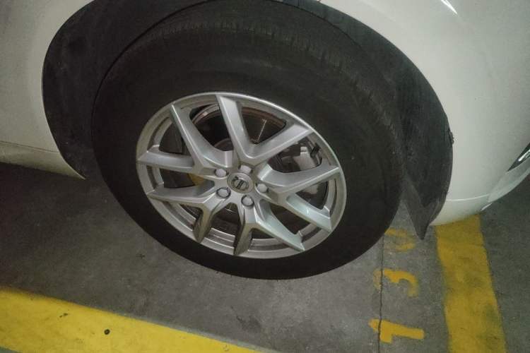 Used Volvo XC60 2020 T5 4x4 Zhiyi Luxury Edition Right Front Wheel Hub