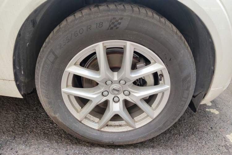 Used Volvo XC60 2020 T5 4x4 Zhiyi Luxury Edition Right Front Wheel Hub