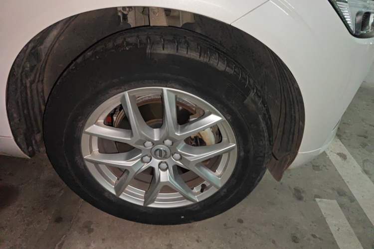 Used Volvo XC60 2020 T5 4x4 Zhiyi Luxury Edition Right Front Wheel Hub