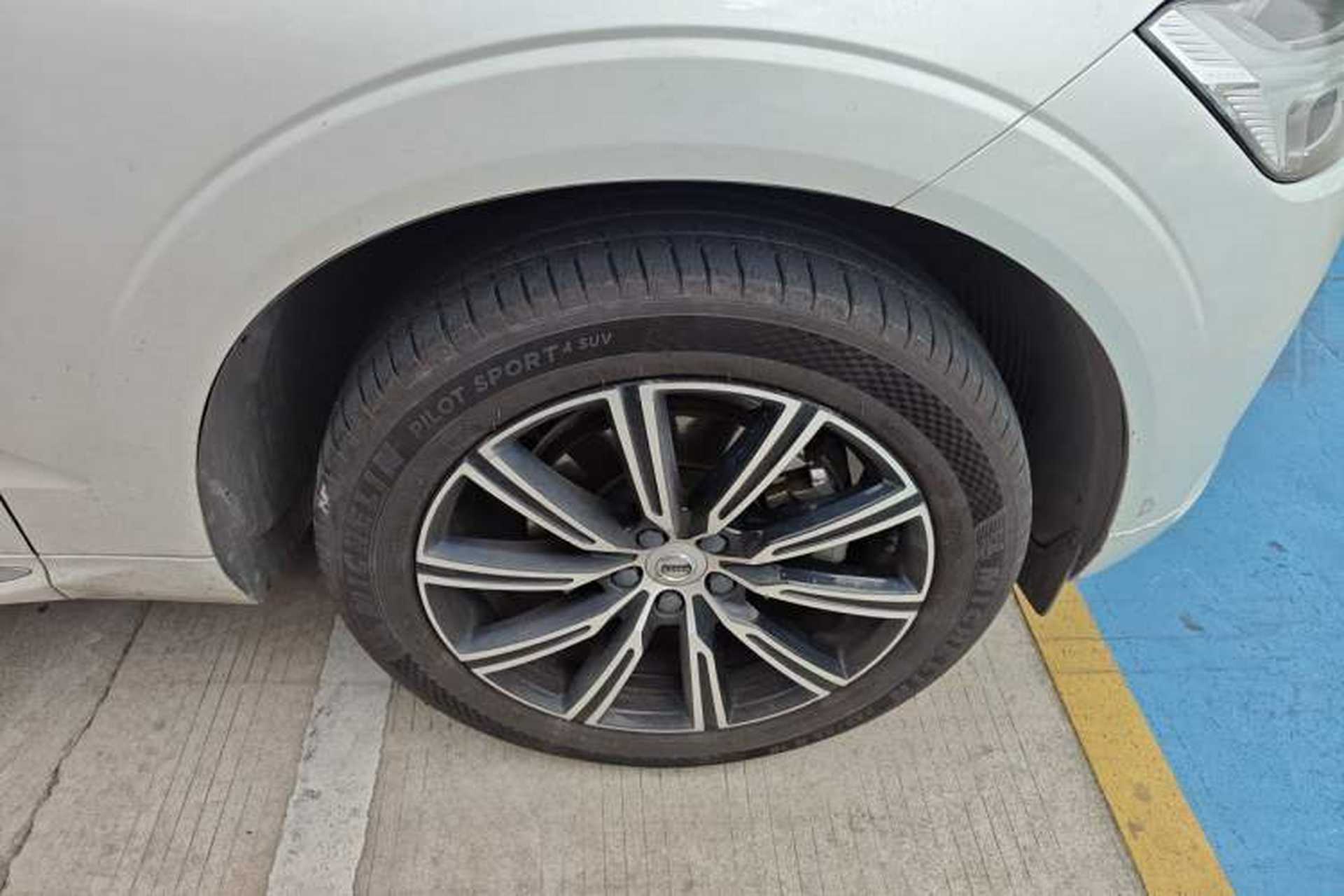 Used Volvo XC60 2020 T5 4x4 Smart Luxury Edition Right Front Wheel Hub