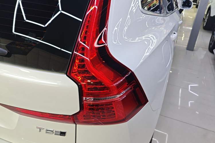 Used Volvo XC60 2020 T5 4x4 Zhiyi Luxury Edition Right Rear Taillight