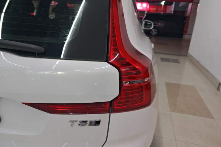 Used Volvo XC60 2020 T5 4x4 Smart Luxury Edition Right Rear Taillight