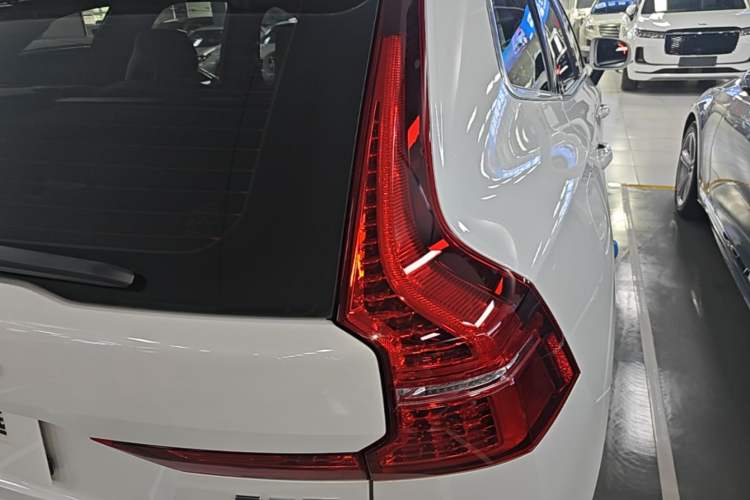 Used Volvo XC60 2020 T5 4x4 Smart Luxury Edition Right Rear Taillight