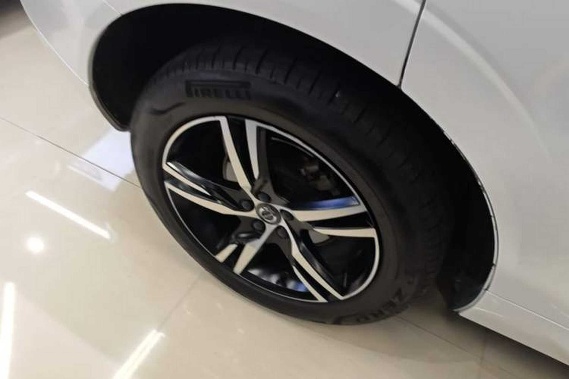 Used Volvo XC60 2020 T5 4x4 Smart & Dynamic Sport Edition Right Rear Wheel Hub