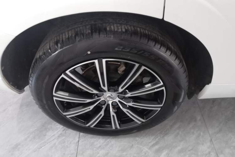 Used Volvo XC60 2020 T5 4x4 Smart Luxury Edition Right Rear Wheel Hub