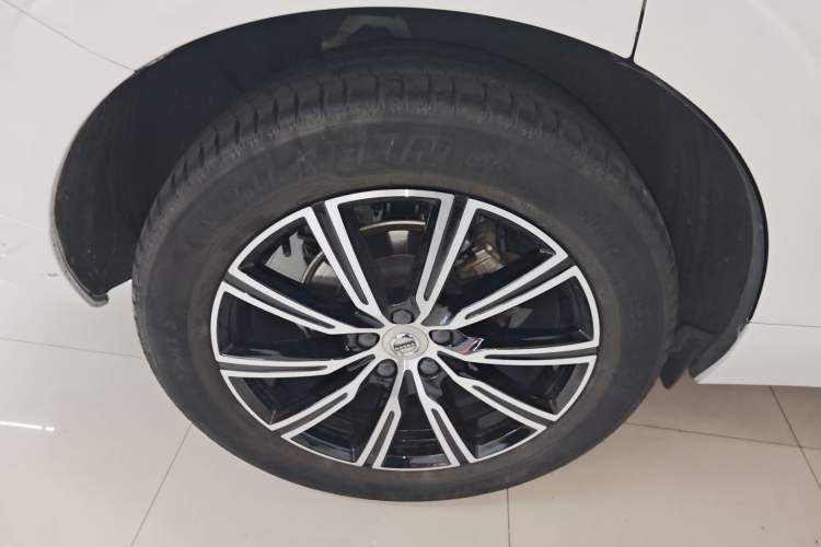 Used Volvo XC60 2020 T5 4x4 Smart Luxury Edition Right Rear Wheel Hub