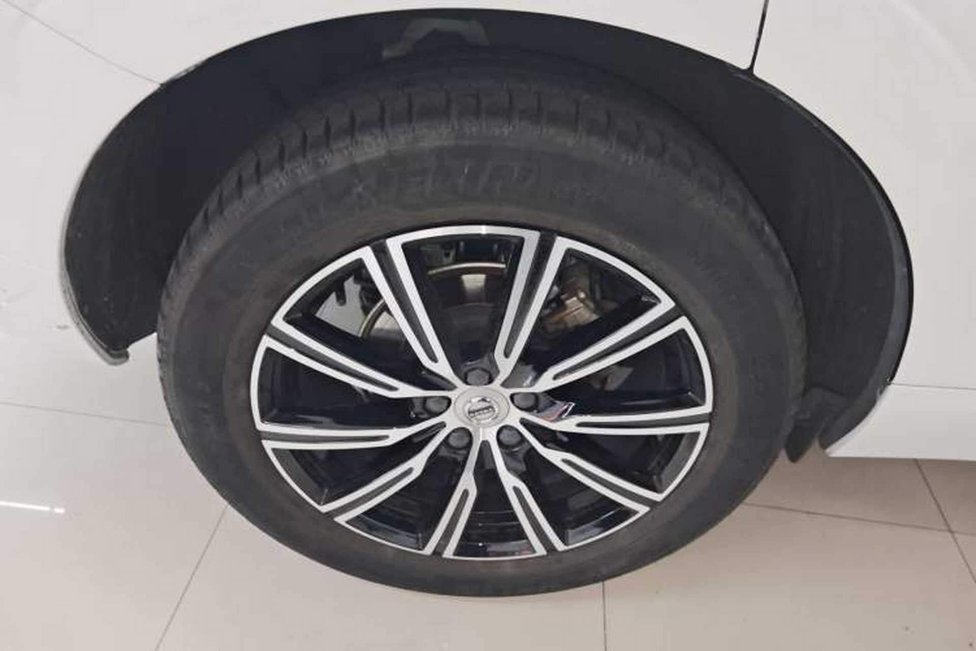 Used Volvo XC60 2020 T5 4x4 Smart Luxury Edition Right Rear Wheel Hub
