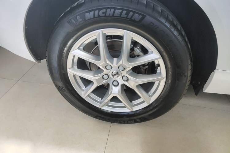 Used Volvo XC60 2020 T5 4x4 Zhiyi Luxury Edition Right Rear Wheel Hub