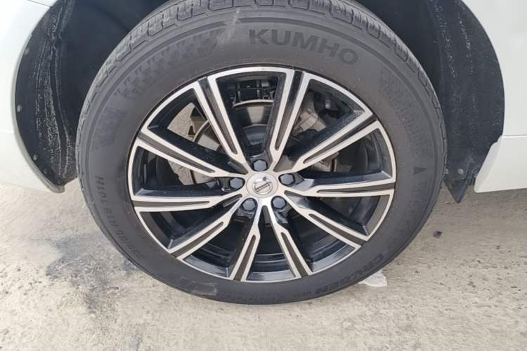 Used Volvo XC60 2020 T5 4x4 Smart Luxury Edition Right Rear Wheel Hub