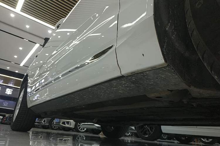 Used Volvo XC60 2020 T5 4x4 Zhiyi Luxury Edition Right Side Sill