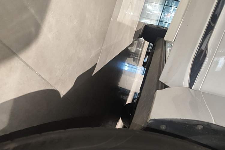 Used Volvo XC60 2020 T5 4x4 Smart Luxury Edition Right Side Sill
