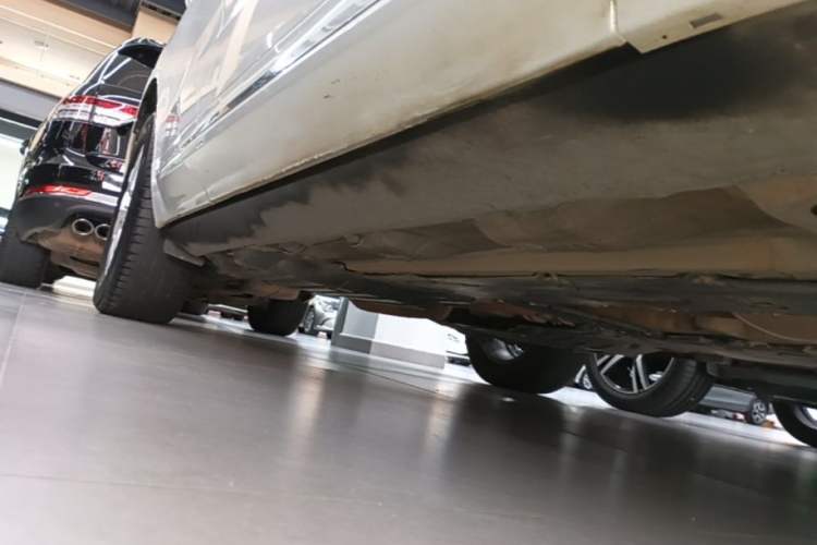 Used Volvo XC60 2020 T5 4x4 Zhiyi Luxury Edition Right Side Sill