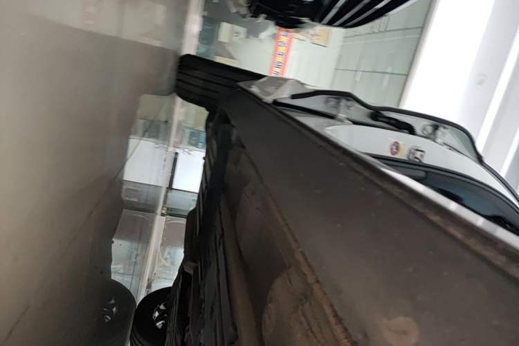 Used Volvo XC60 2020 T5 4x4 Smart Luxury Edition Right Side Sill