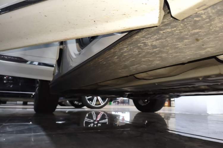 Used Volvo XC60 2020 T5 4x4 Smart Luxury Edition Right Side Sill