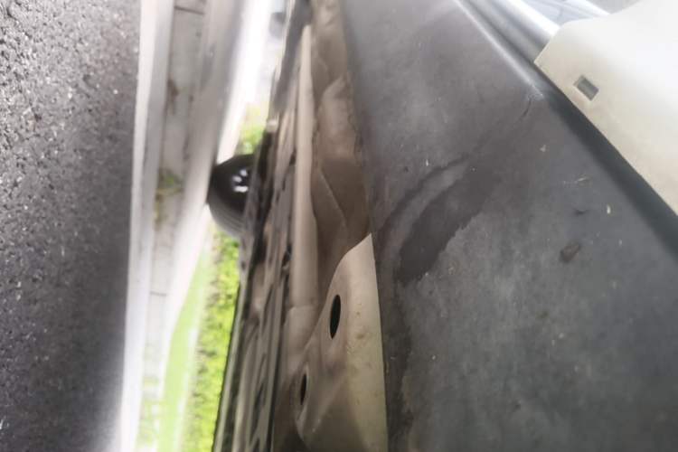 Used Volvo XC60 2020 T5 4x4 Smart Luxury Edition Right Side Sill